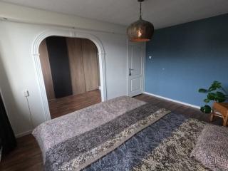 Available now: corner house with garden - Image 11