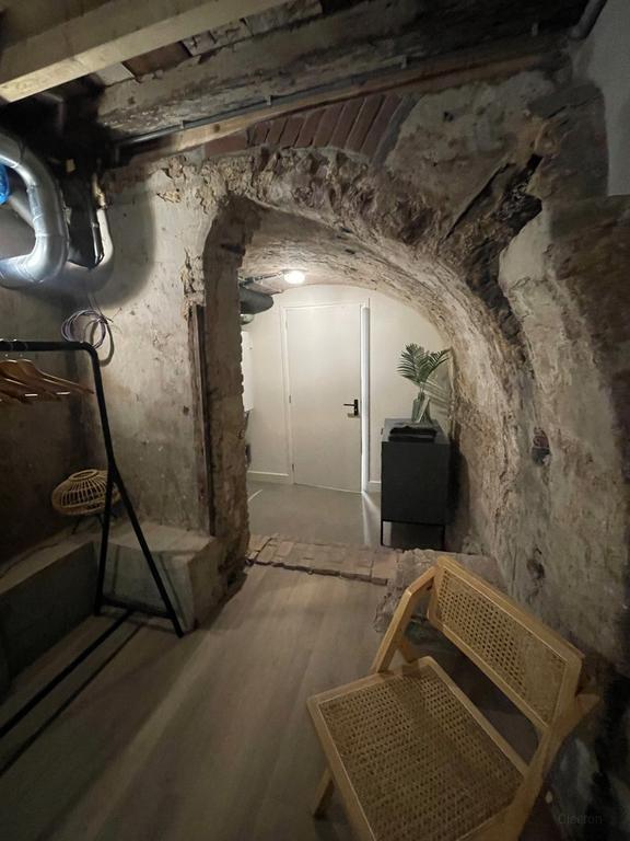 Furnished 1-Bedroom Apartment with Garden - Image 7