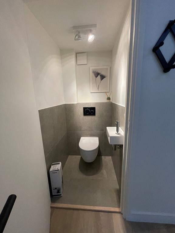 Furnished 1-Bedroom Apartment with Garden - Image 11