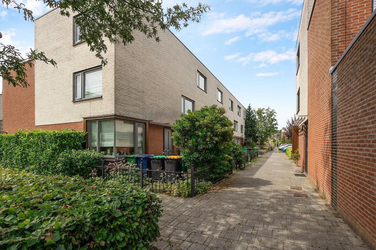 Family Home with Garden in De Velden - Image 28