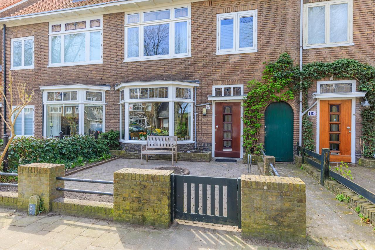 Furnished Maisonette with South-Facing Terrace - Image 2