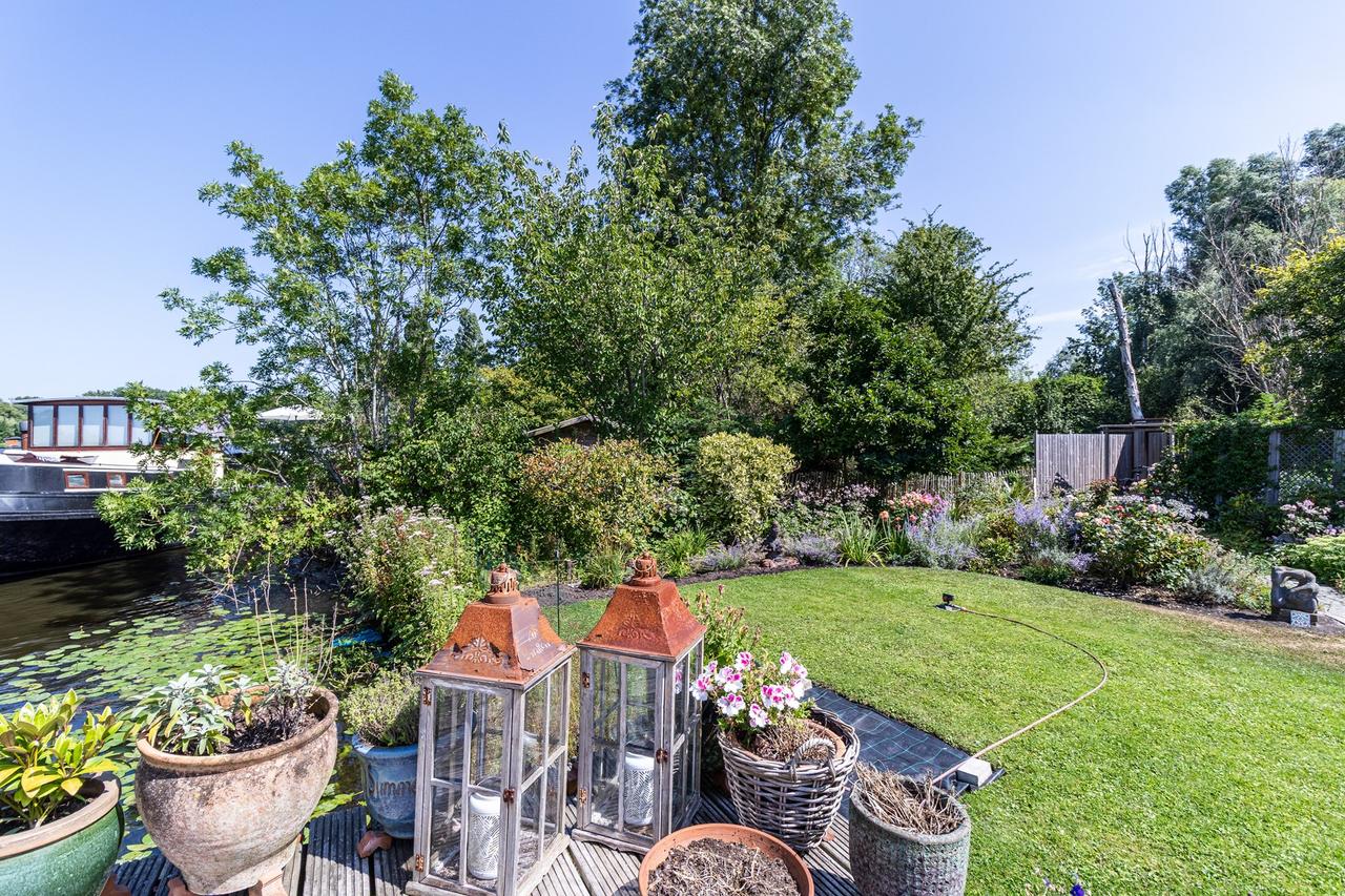 Woonboot aan de Amstel met sauna en tuin - Afbeelding 34
