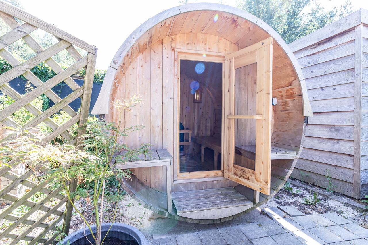 Woonboot aan de Amstel met sauna en tuin - Afbeelding 38