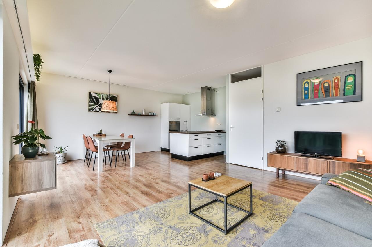 75 m² met zonnig balkon in Bijlmer Centrum - Afbeelding 2