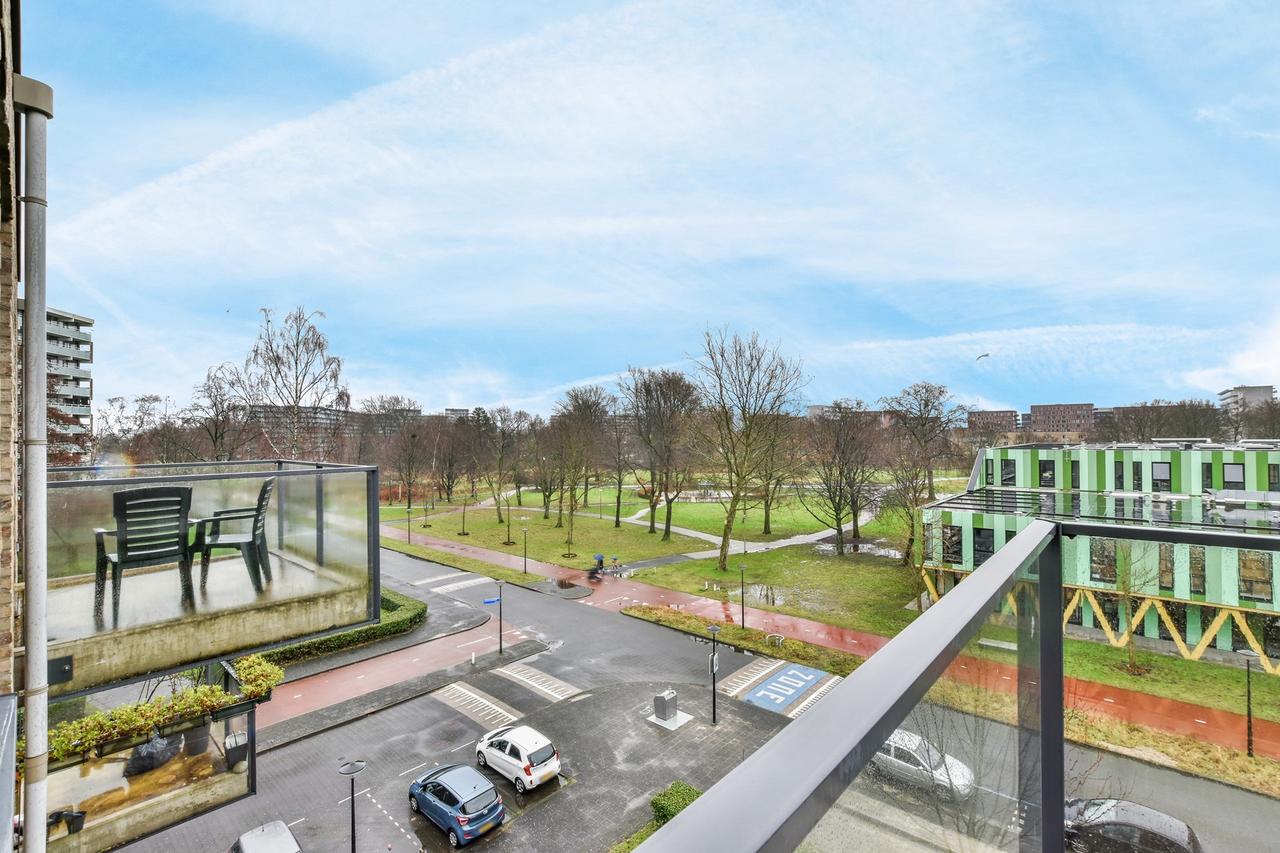 75 m² met zonnig balkon in Bijlmer Centrum - Afbeelding 8