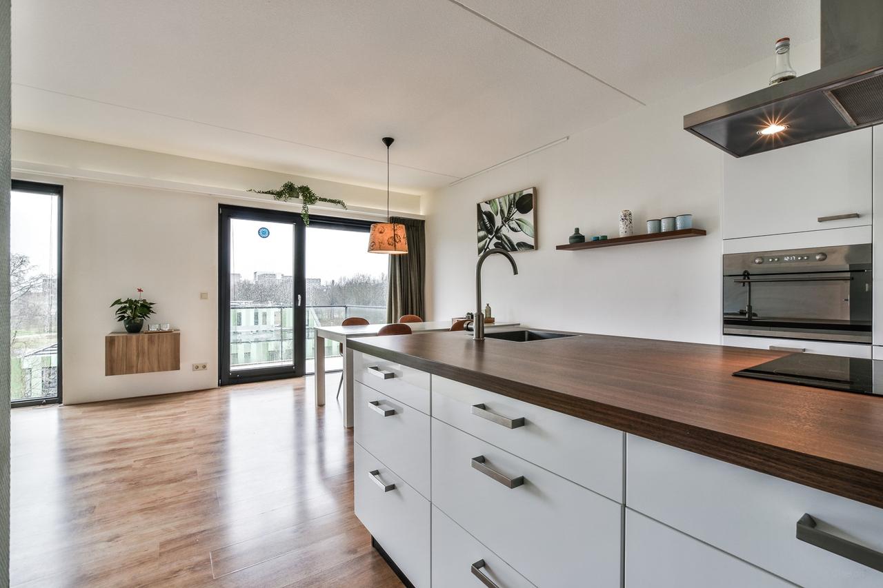 75 m² met zonnig balkon in Bijlmer Centrum - Afbeelding 10