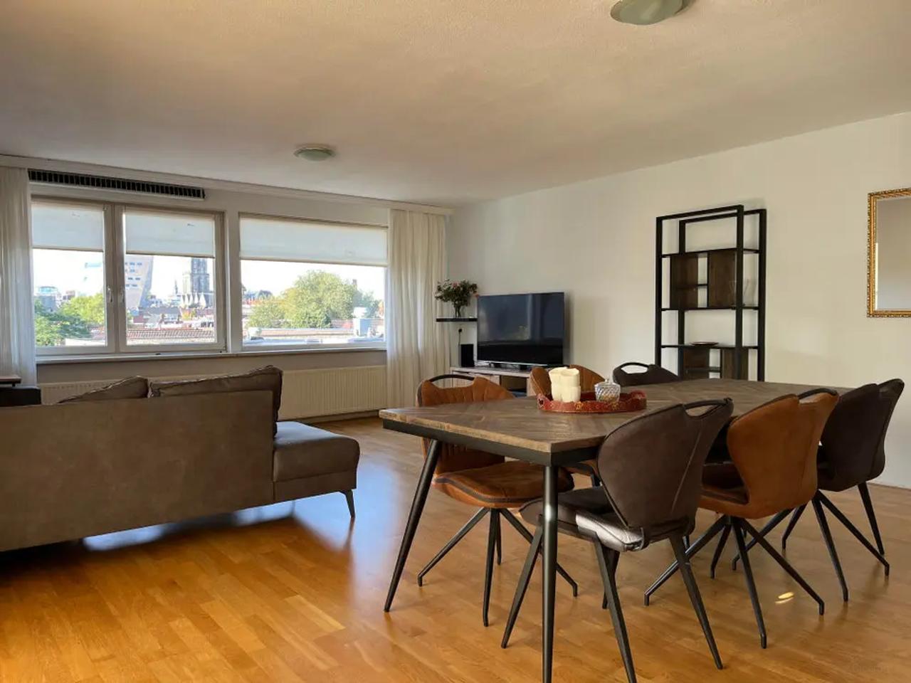 119 m² apartment with conservatory and garage - Image 4