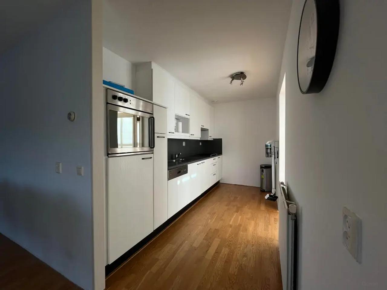 119 m² apartment with conservatory and garage - Image 6