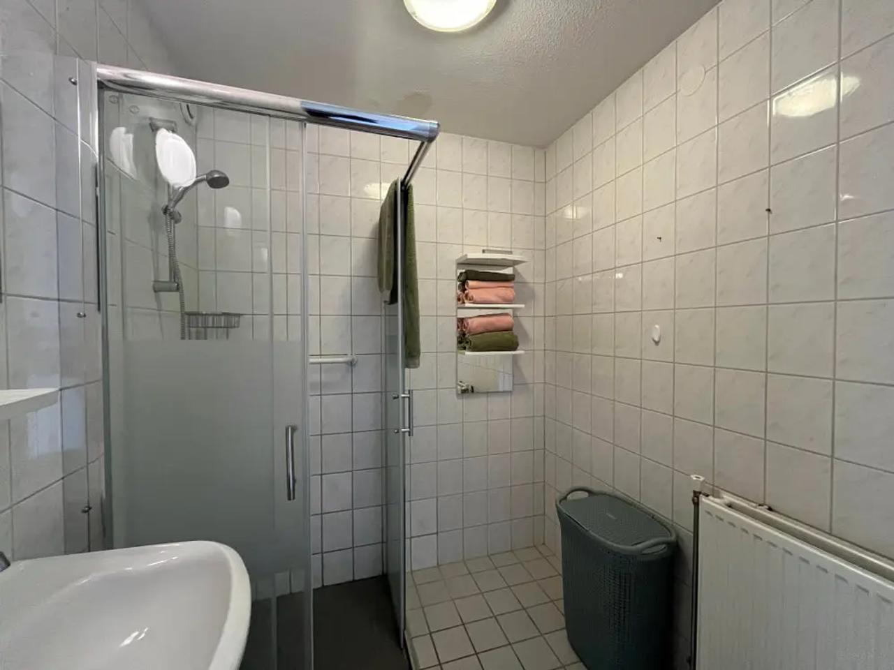 119 m² apartment with conservatory and garage - Image 12