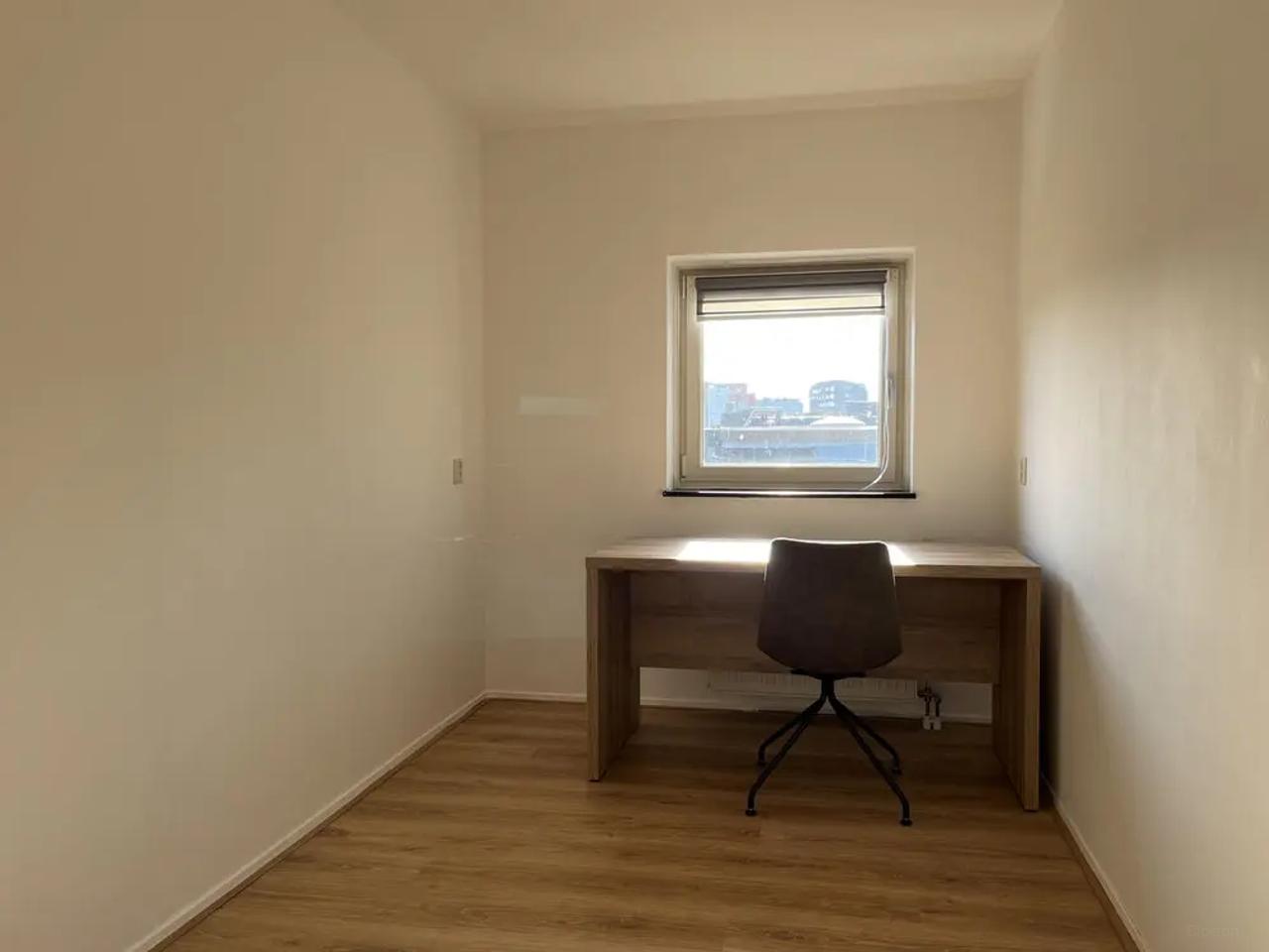 119 m² apartment with conservatory and garage - Image 15