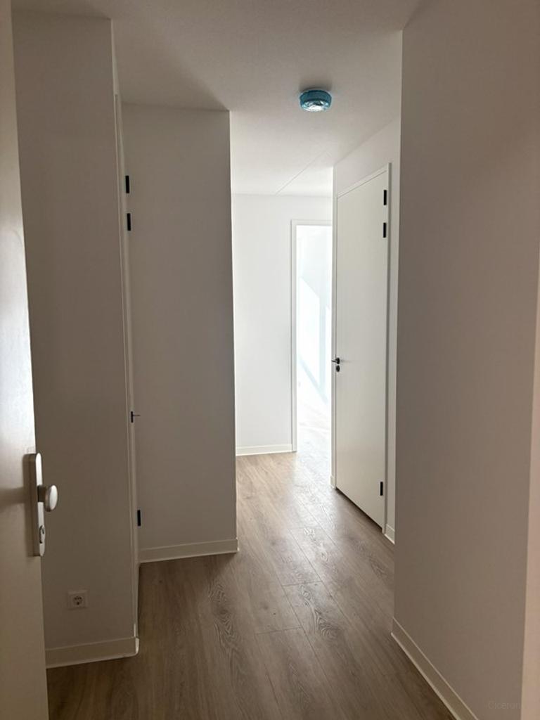 New 2-Bedroom Apartment Near Station - Image 2