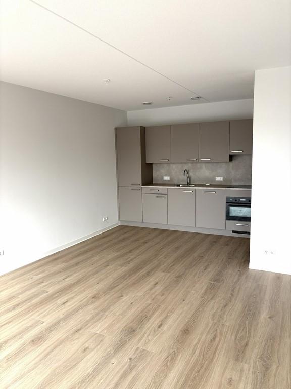 New 2-Bedroom Apartment Near Station - Image 5