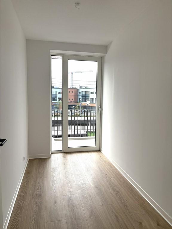New 2-Bedroom Apartment Near Station - Image 9