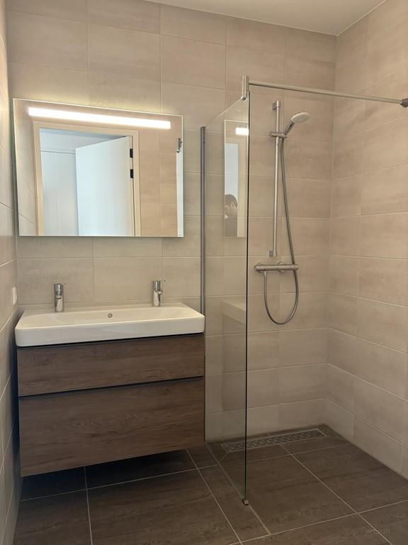 New 2-Bedroom Apartment Near Station - Image 10
