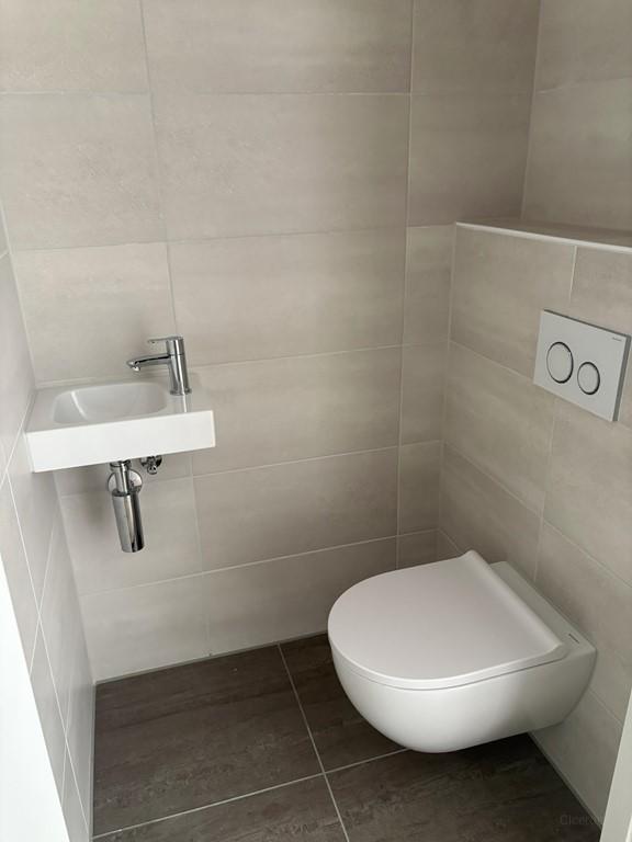 New 2-Bedroom Apartment Near Station - Image 11