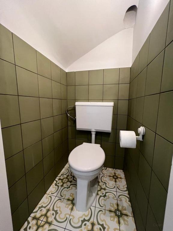 77 m² Ground-Floor Apartment with Garden in Groningen - Image 9