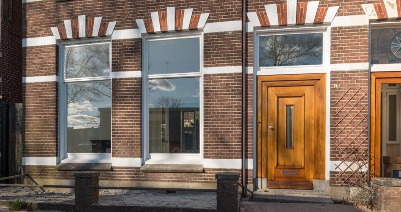 Gas-Free Family Home with Deep Garden - Image 1