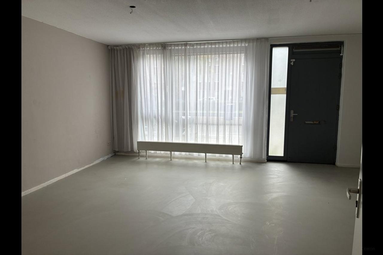 Home with Commercial Space and Roof Terrace - Image 4