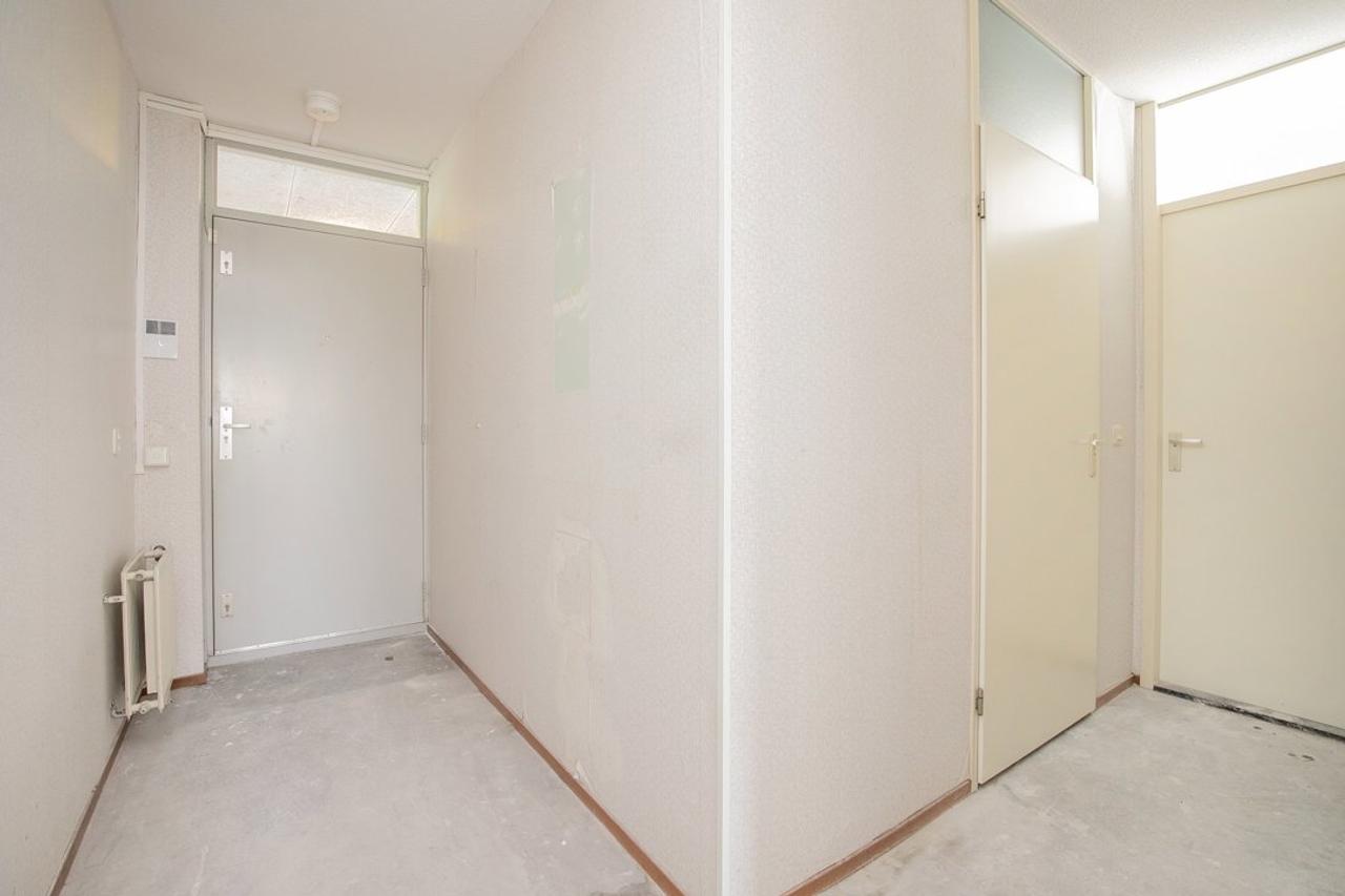88 m² appartement met balkon in Slotervaart - Afbeelding 2