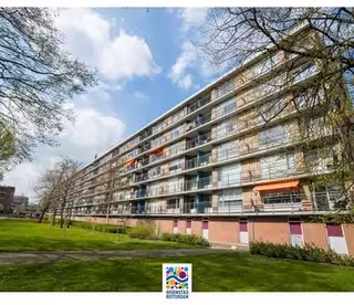 Balkon met uitzicht op groen in Het Lage Land