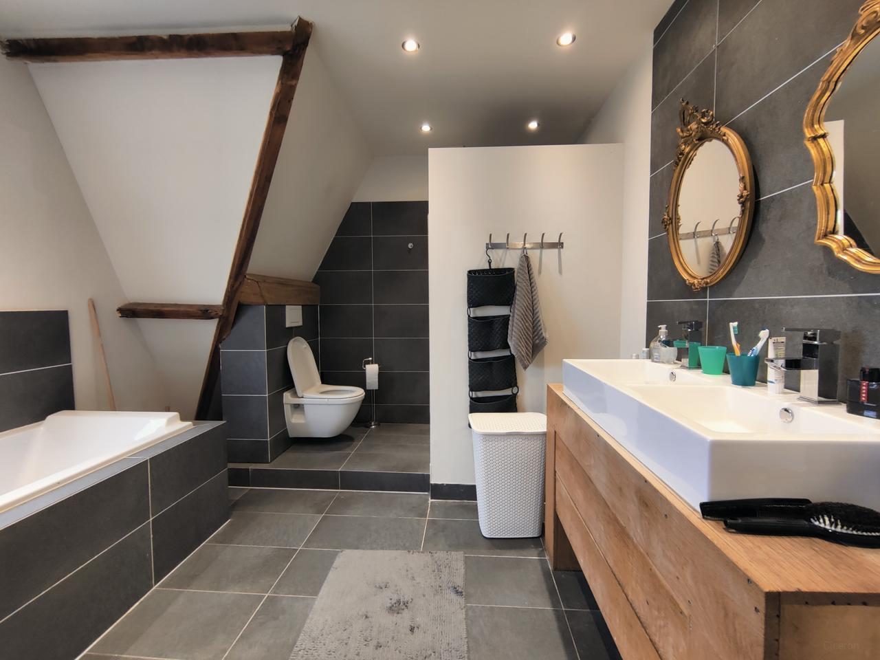 2-Bedroom Apartment with Balcony in Eindhoven - Image 7