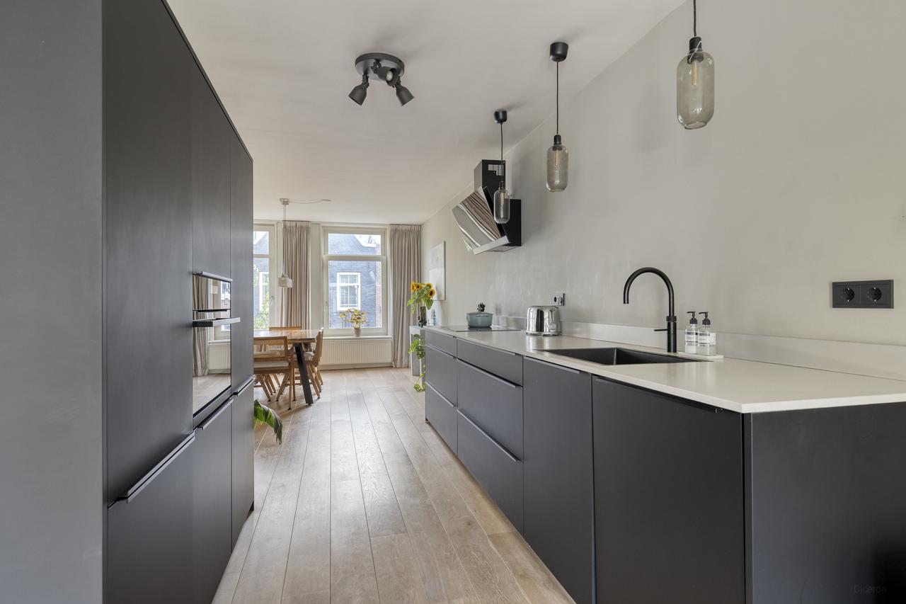 Furnished apartment in De Pijp - Image 9