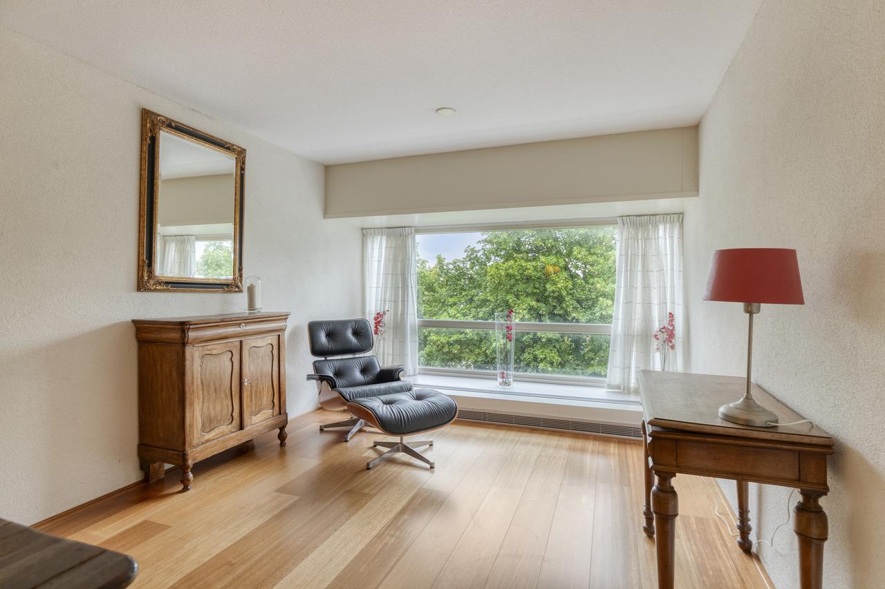 111 m² Furnished Apartment with Balcony - Image 11