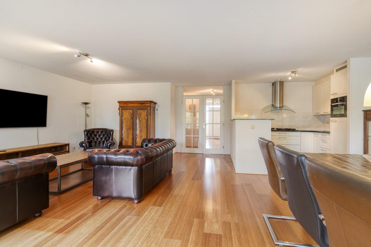 111 m² Furnished Apartment with Balcony - Image 13