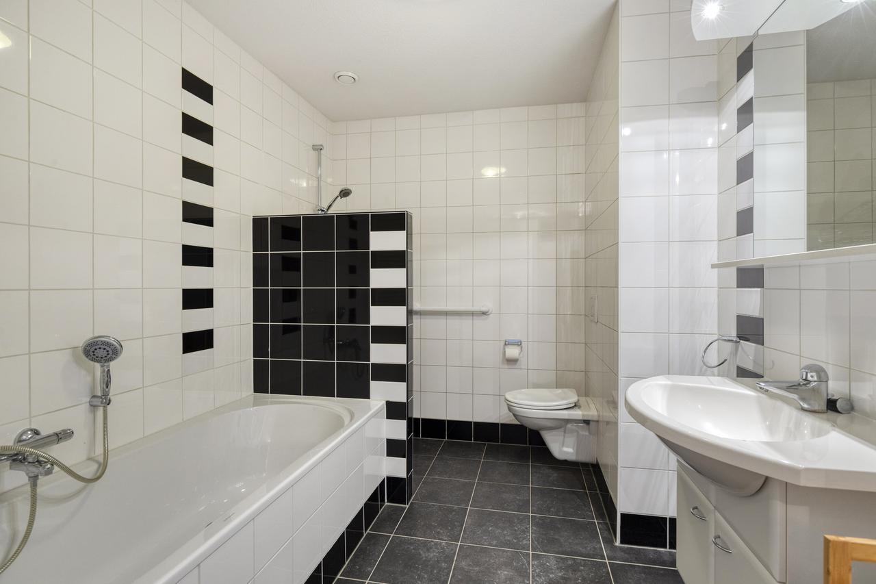 111 m² Furnished Apartment with Balcony - Image 19