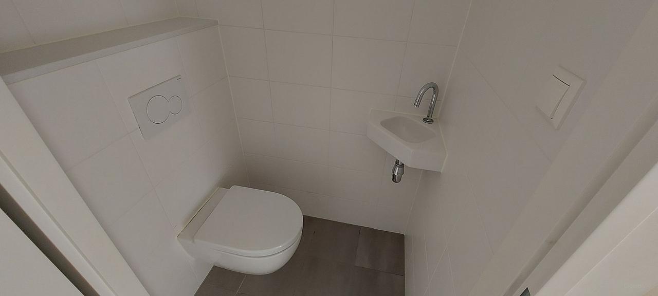 Energy-efficient one-bedroom apartment with balcony - Image 6