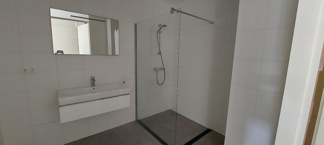 Energy-efficient one-bedroom apartment with balcony - Image 7
