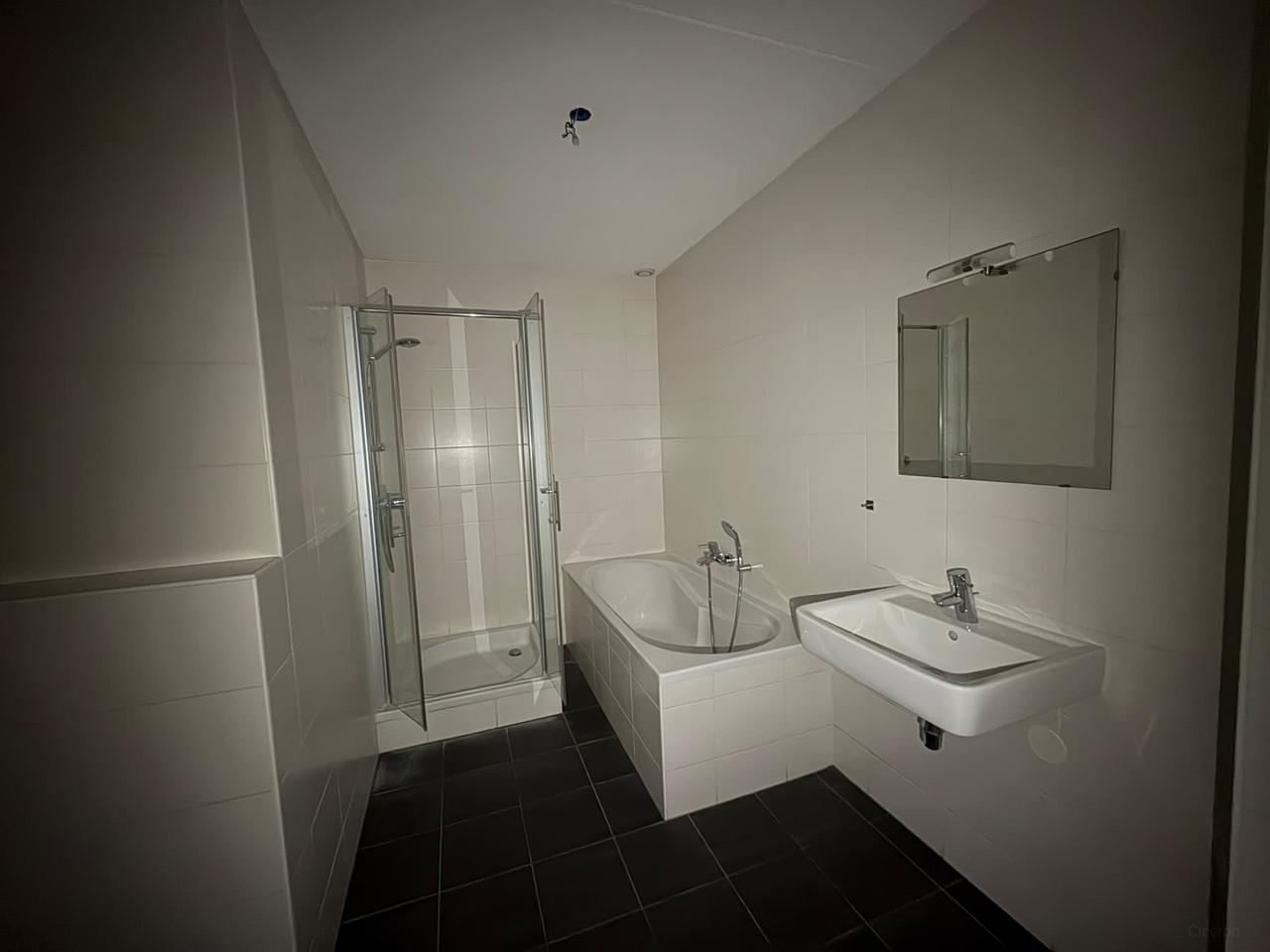 143 m² appartement met parkeerplaats - Afbeelding 9