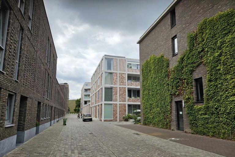 Apartment with Parking in Maastricht - Image 15