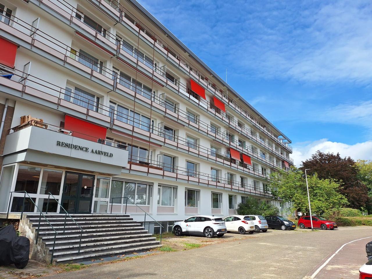 Nieuw keukenblok en breed balkon in Heerlen - Afbeelding 1