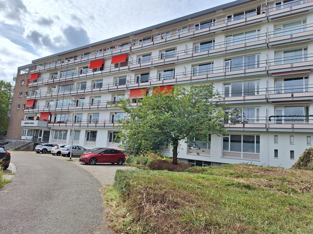 Nieuw keukenblok en breed balkon in Heerlen - Afbeelding 2