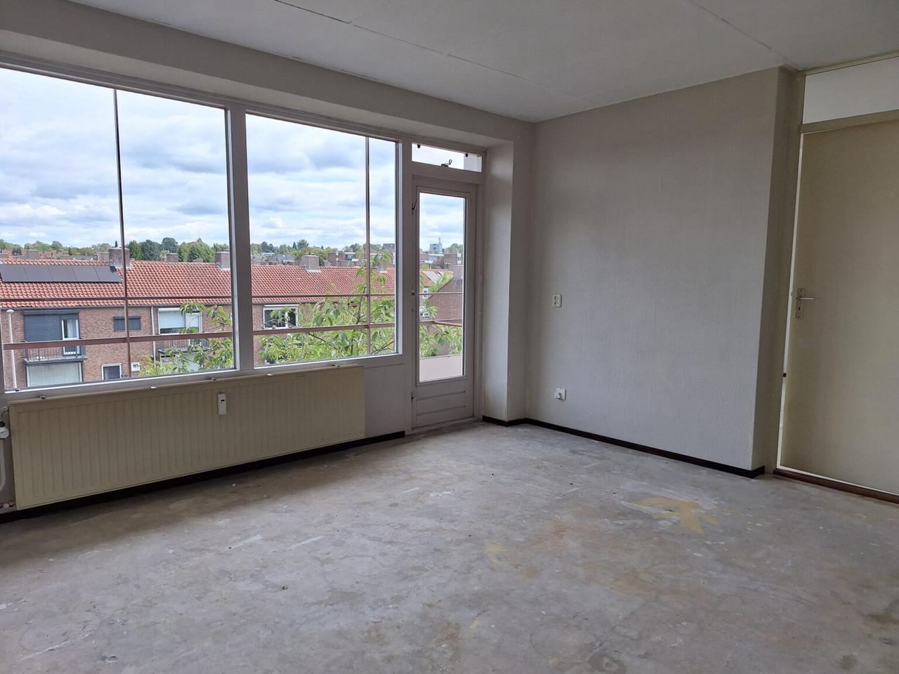 Nieuw keukenblok en breed balkon in Heerlen - Afbeelding 4