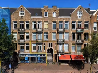 Gemeubileerd appartement met terras aan Overtoom