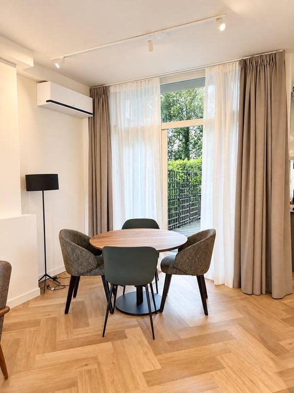 Gemeubileerd appartement met terras aan Overtoom - Afbeelding 6