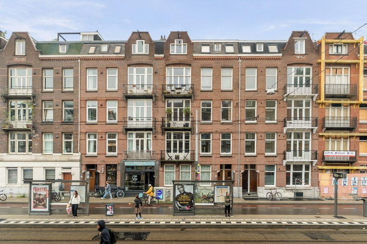 Twee balkons in De Baarsjes, 74 m² - Afbeelding 1