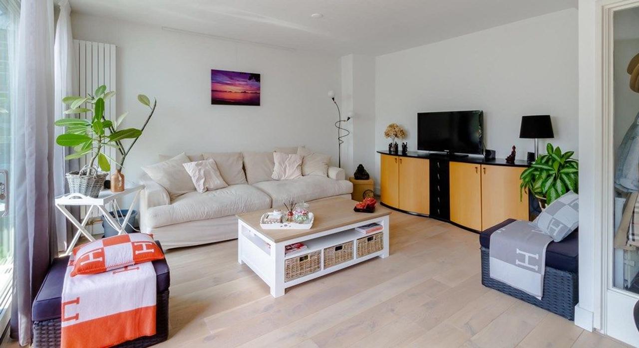 Furnished apartment with two balconies - Image 2