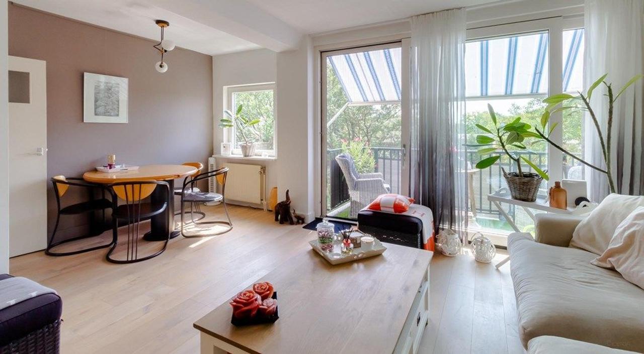 Furnished apartment with two balconies - Image 5