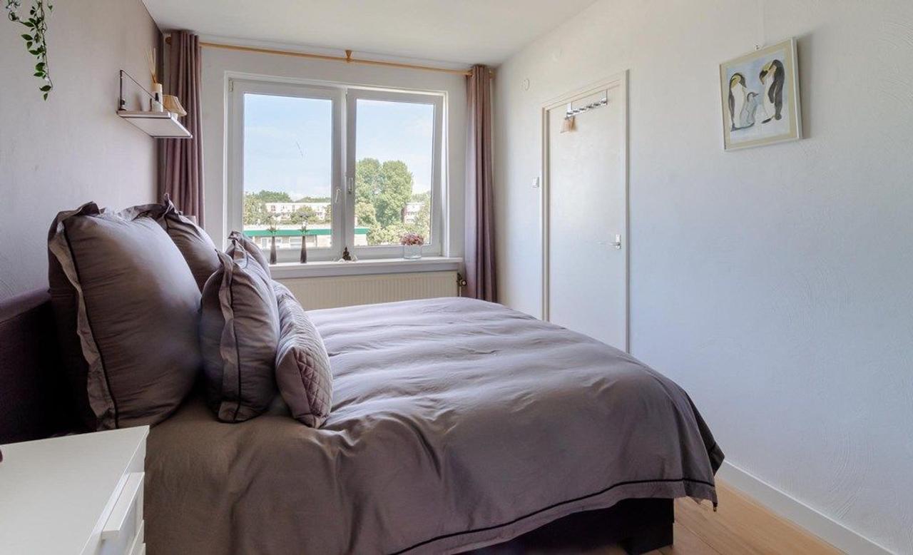 Furnished apartment with two balconies - Image 13