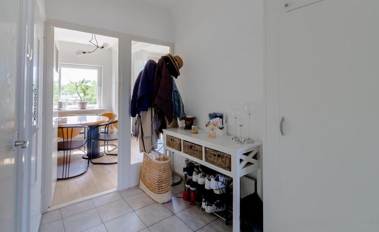Furnished apartment with two balconies - Image 18