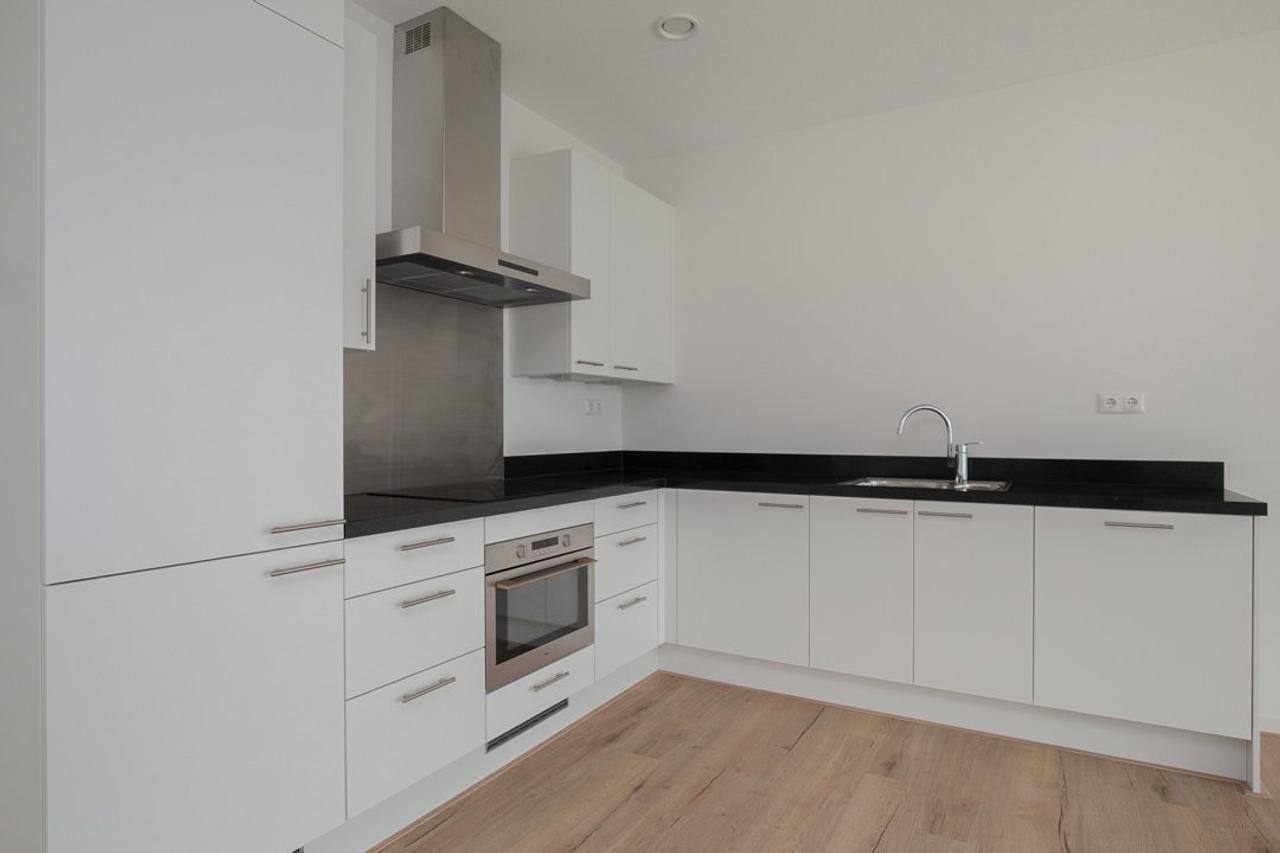 Gas-free 2-bedroom apartment with balcony in Hoorn - Image 6