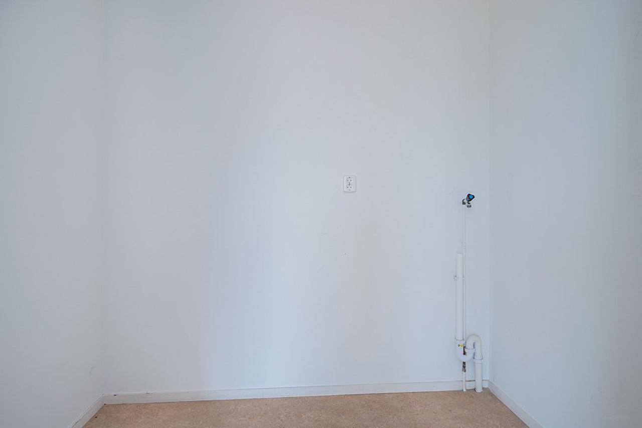 84 m² apartment with balcony and garage - Image 16