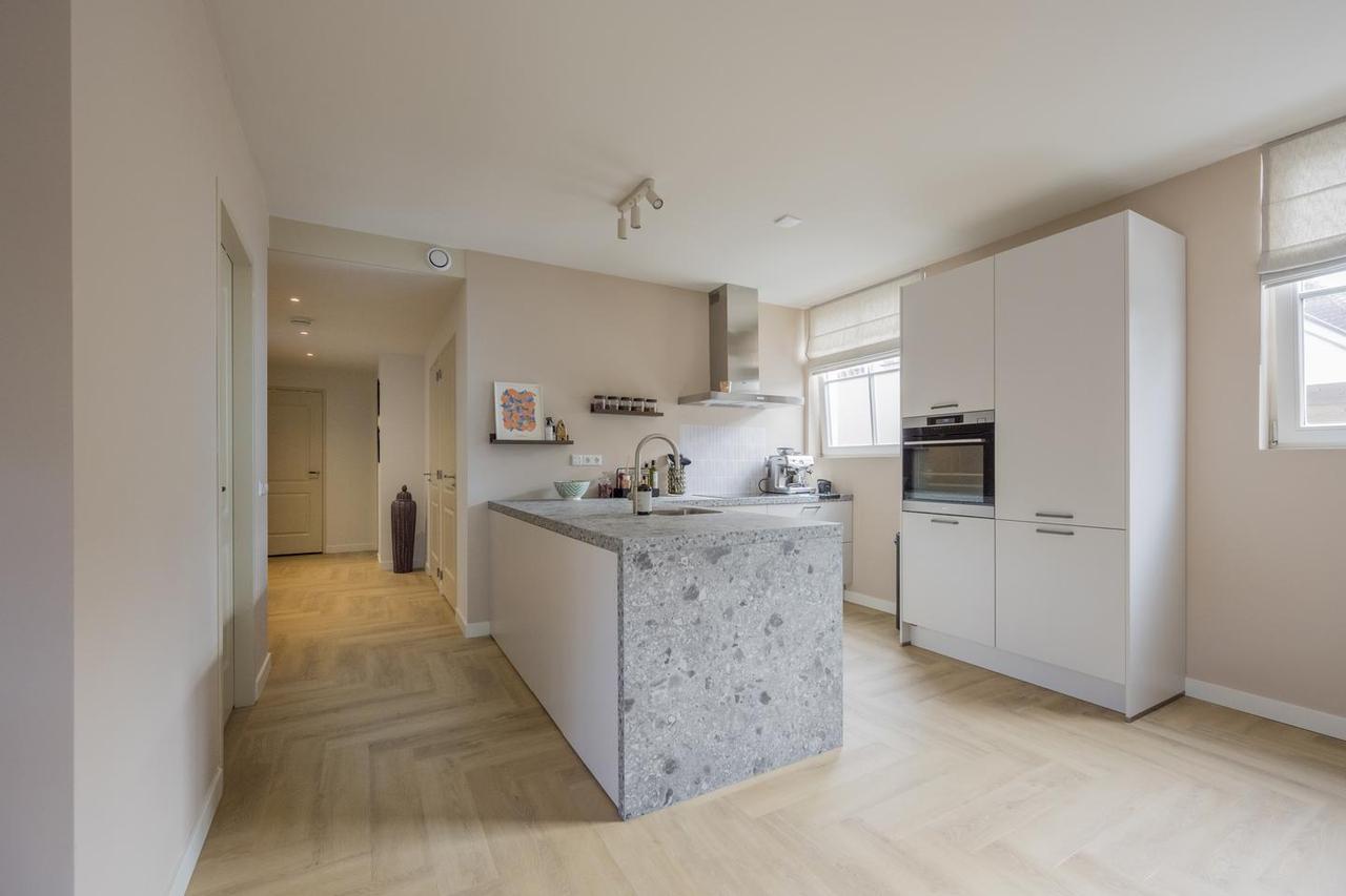 Gemeubileerd 3-kamerappartement met tuin - Afbeelding 14