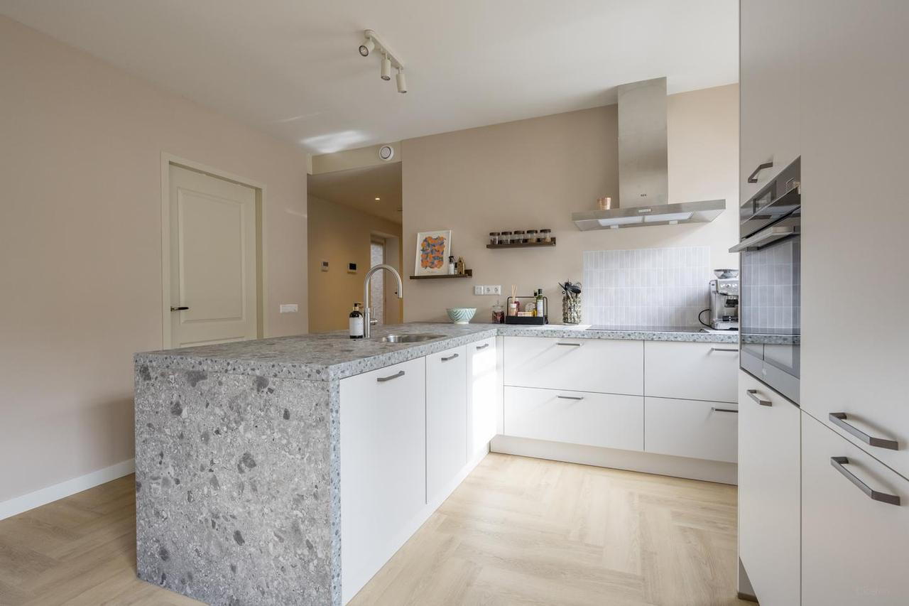 Gemeubileerd 3-kamerappartement met tuin - Afbeelding 15
