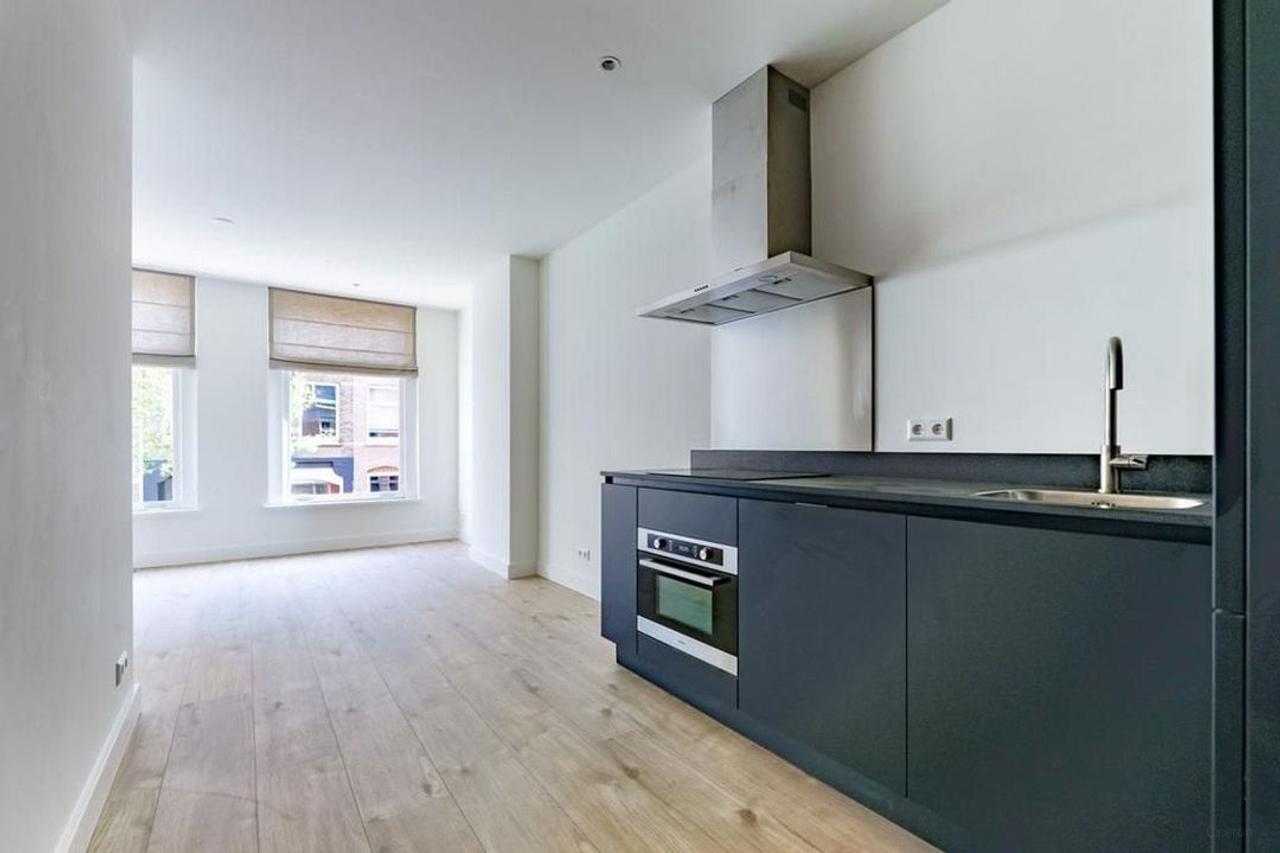 50 m² apartment with balcony in Oud-West - Image 3