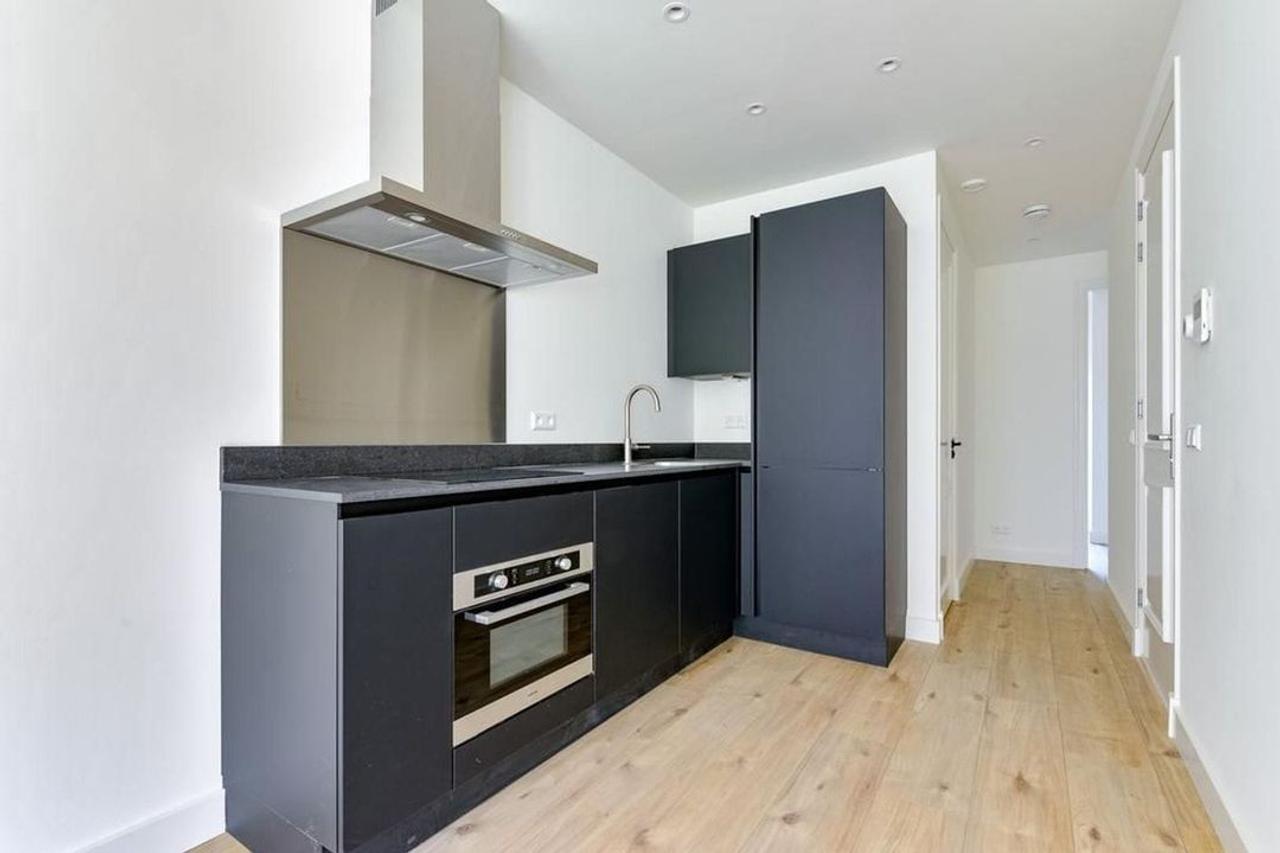50 m² apartment with balcony in Oud-West - Image 4