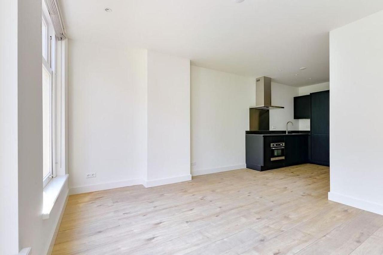 50 m² apartment with balcony in Oud-West - Image 5
